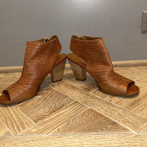 Paul Green Cayenne Peep Toe Bootie - 7.5 (UK size 5) NWOT - Picture 2 of 11